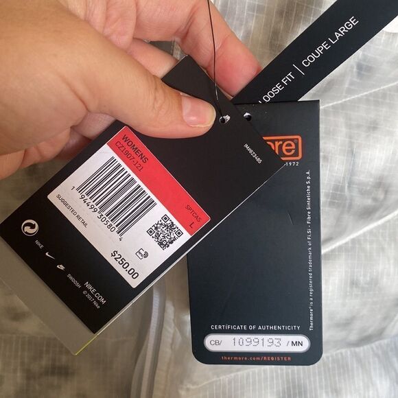 Women's Nike Jacket Sportswear Loose Fit Puffer-Synthetic Fill- Size LARGE - Picture 12 of 17